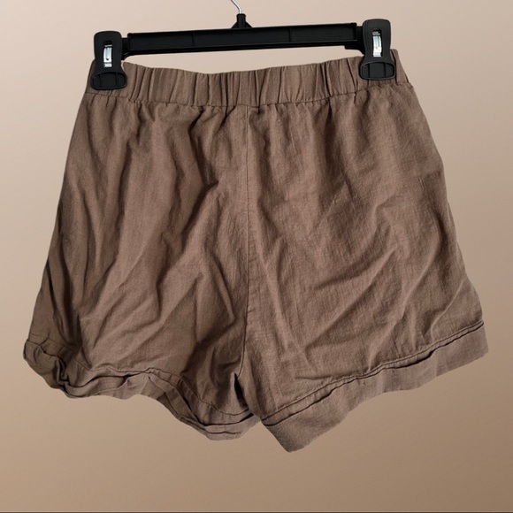 🚨SOLD🚨  SHEIN | Green High-Waisted Paper Bag Belted Shorts - Picture 3 of 4